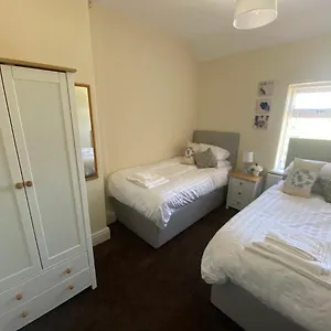 Sited In Lytham, Not Moss Side, Meadow Hse, Entire Hse, Sleeps 6 , Moss Side (Lancashire) United Kingdom