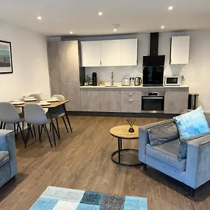  Apartment Minster